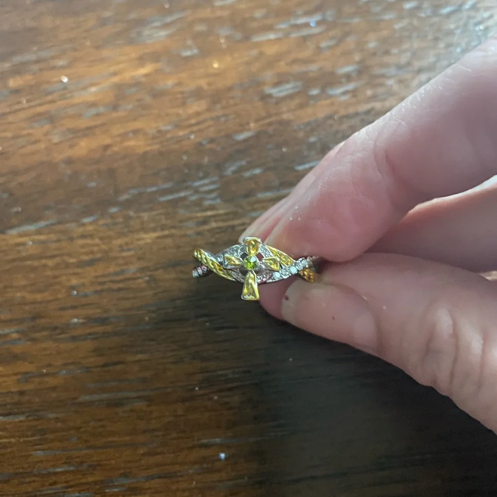 Cross ring - Picture 2 of 3